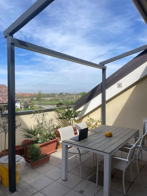 Flat With Terrace Close To Forum And Milanofiori Metro 阿萨哥 外观 照片